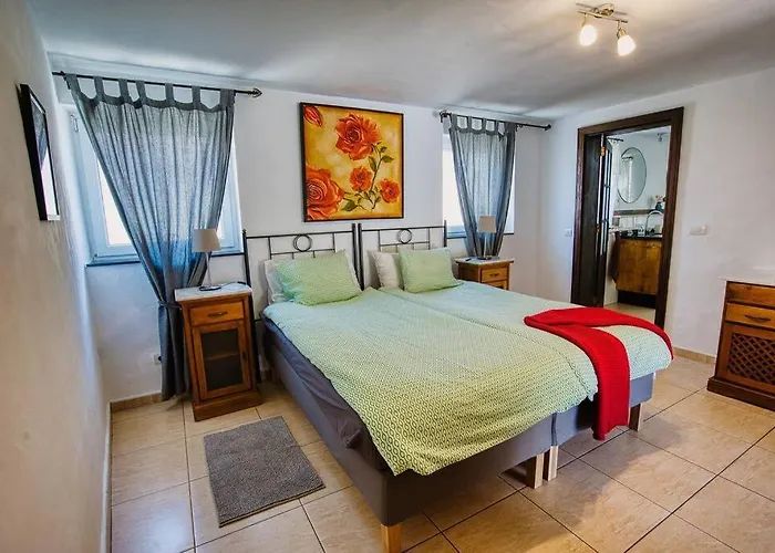La Casa De Al Lado